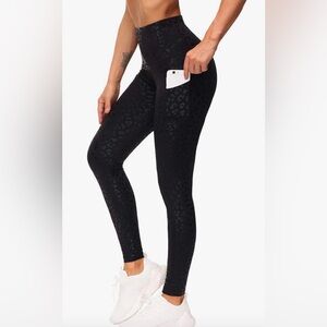 Sleek Black Leopard Print Leggings